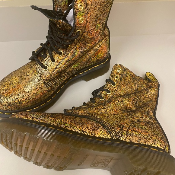 Dr Martens - Picture 4 of 11